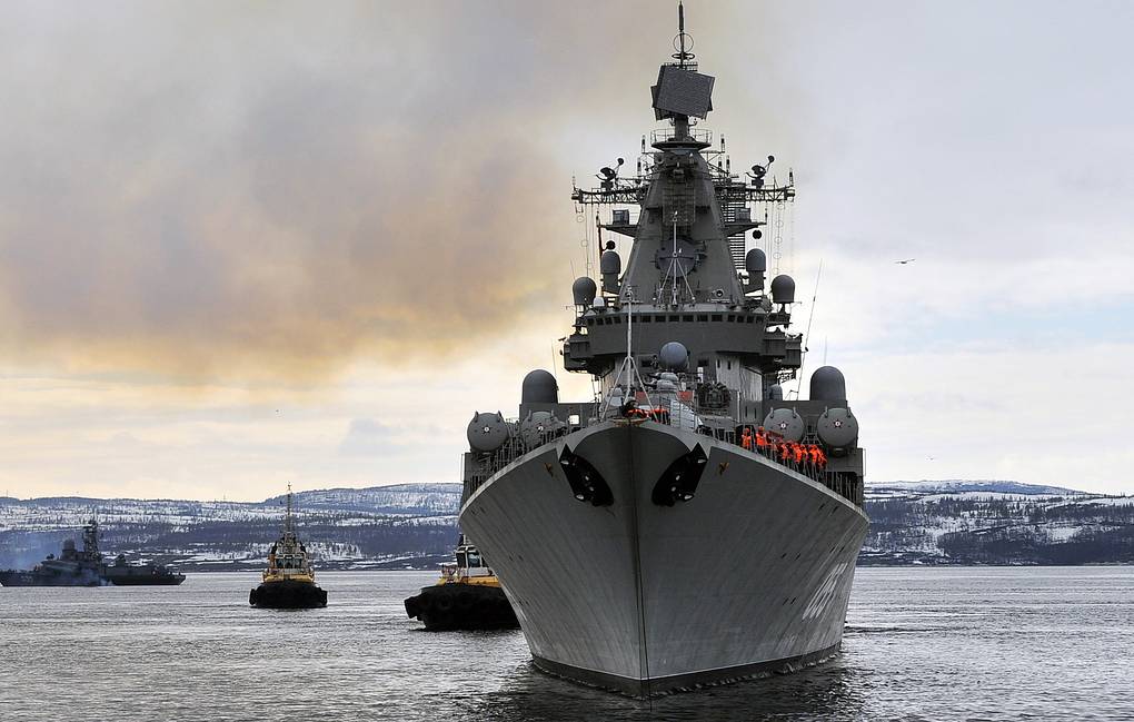 Ρωσικό πλοίο ΗΠΑ: Βίντεο – ντοκουμέντο από το «θερμό επεισόδιο» στην Αραβική Θάλασσα
