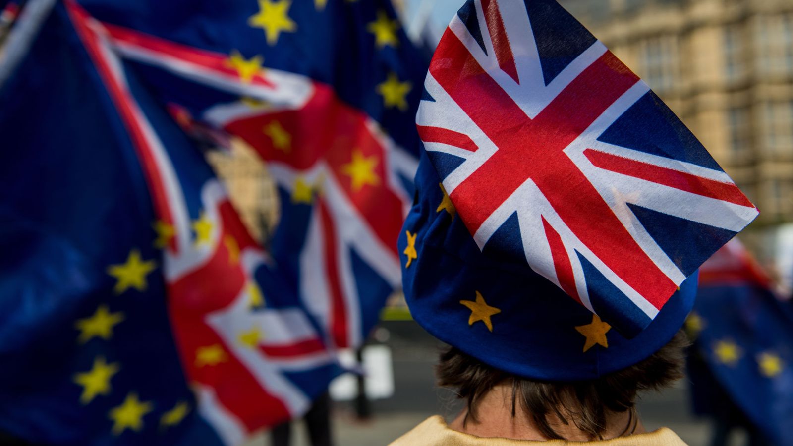 Brexit νέα: Επίσημη η πρώτη εμπορική συμφωνία