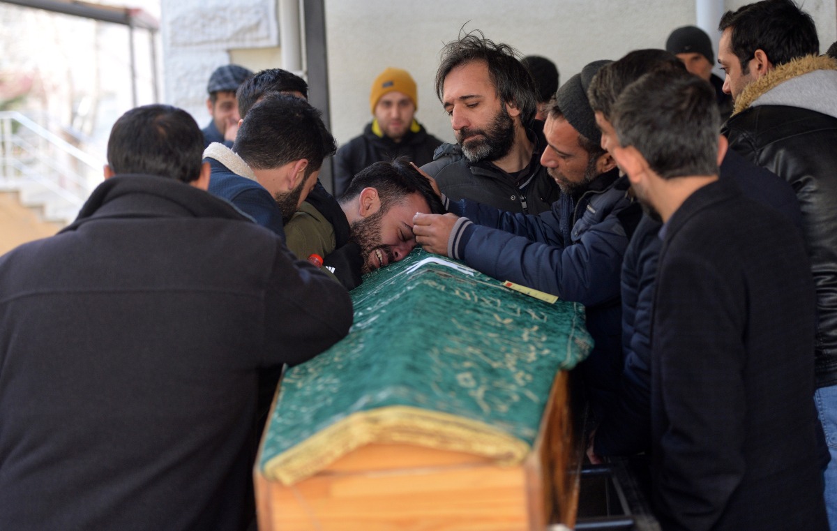 Σεισμός Τουρκία: Στους 38 οι νεκροί – Σταματά η επιχείρηση διάσωσης