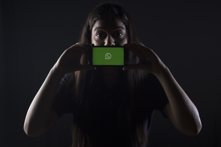 Whatsapp Dark Mode: Εμφανίστηκε η επιλογή στη beta έκδοση της εφαρμογής