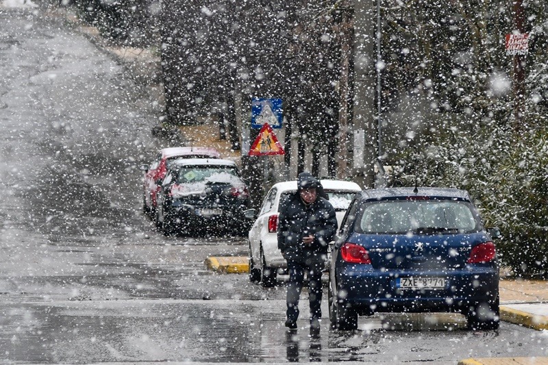 Χιόνια τώρα Αττική: Πώς θα είναι ο καιρός σήμερα – Χιονίζει στα βόρεια προάστια