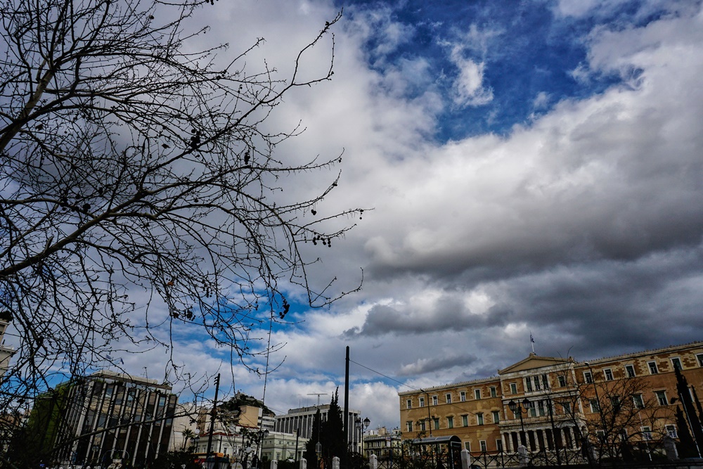 Καιρός σήμερα Σάββατο 8/2: Χιόνια, βροχές και χαμηλές θερμοκρασίες