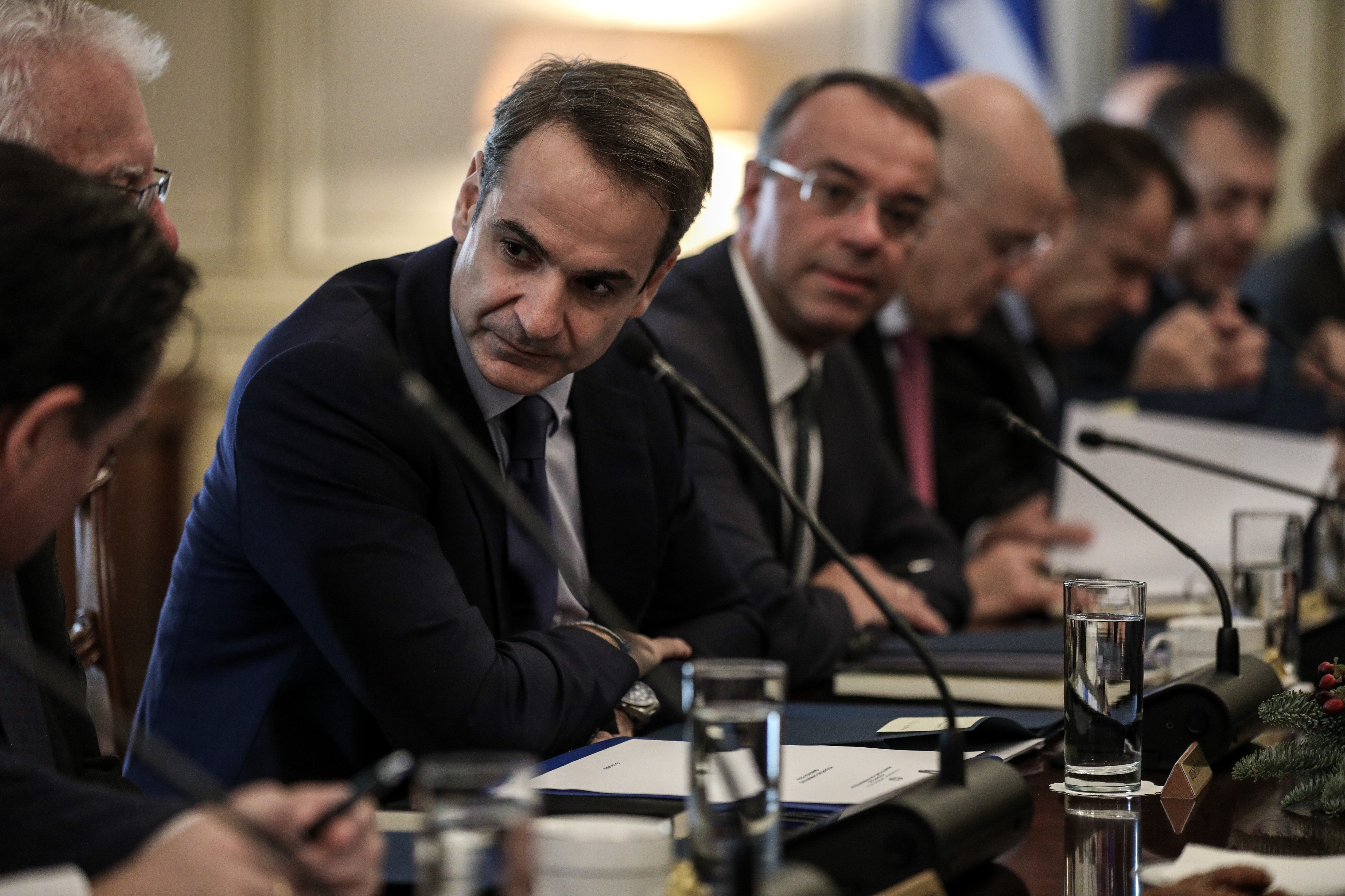 Ανασχηματισμός: Η σεναριολογία καλά κρατεί