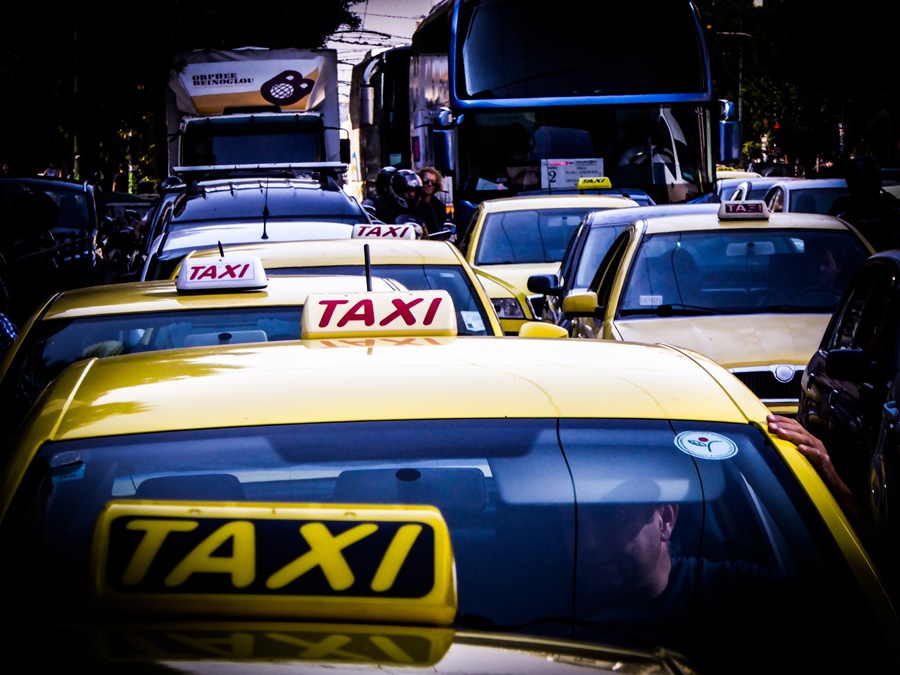 Ταξιτζής – πελάτισσα: Ο οδηγός κατηγορείται για άσεμνη πράξη, στη Θεσσαλονίκη