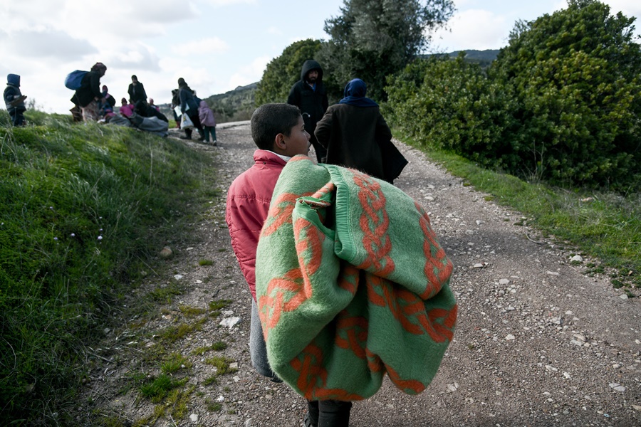 Έβρος νέα: Συνεχίζεται η «μάχη» στα σύνορα μεταξύ μεταναστών – αστυνομικών δυνάμεων