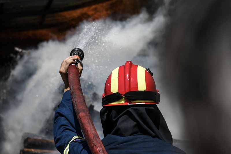 Φωτιά Αργολίδα: Υπό μερικό έλεγχο η φωτιά – Τραυματίστηκε πυροσβέστης