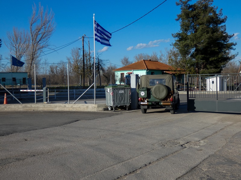 Πρόσφυγες σύνορα: Επιβιβάζονται σε βάρκες προς τα ελληνικά νησιά