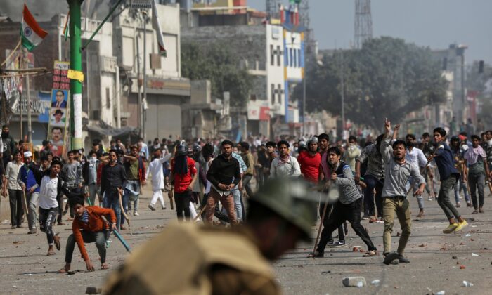 Ινδία διαδηλώσεις: Eπεισόδια στο Νέο Δελχί – 20 νεκροί