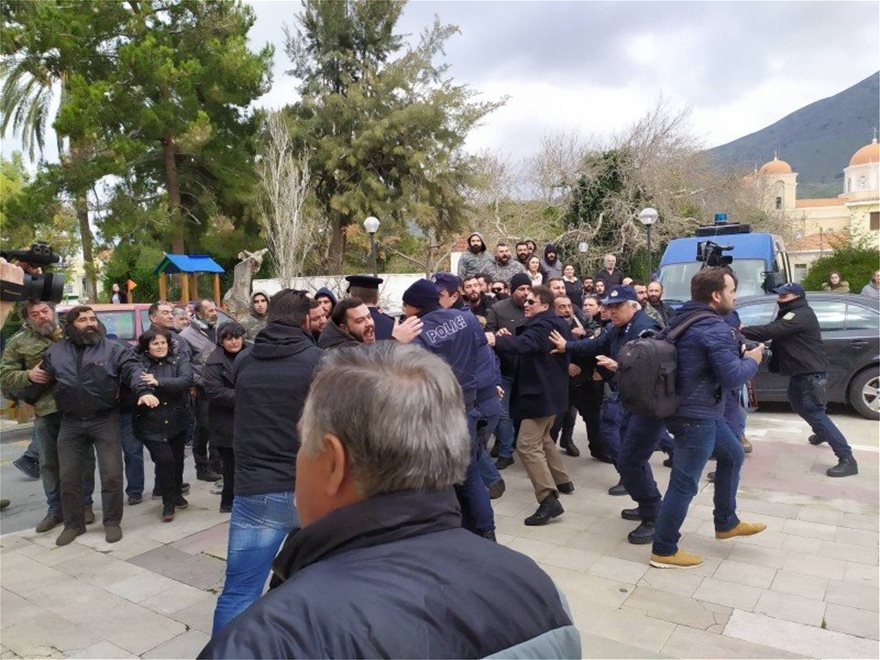 Φονικό στο Λασίθι: Επεισόδια στην απολογία του 43χρονου που πυροβόλησε πατέρα και γιο, στην Κρήτη