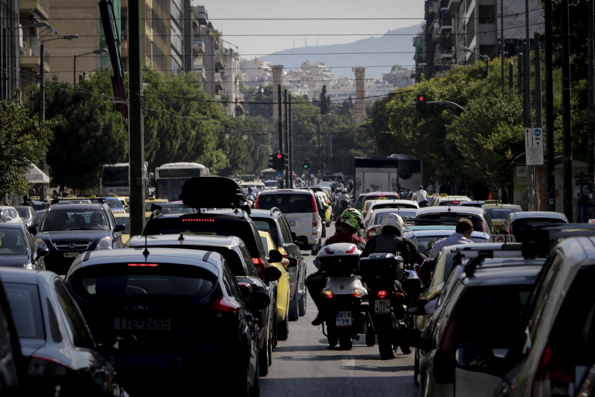 Απεργία ΜΜΜ Τρίτη 18/2: Χωρίς λεωφορεία, τρόλεϊ, τραμ και μετρό αύριο στην πόλη