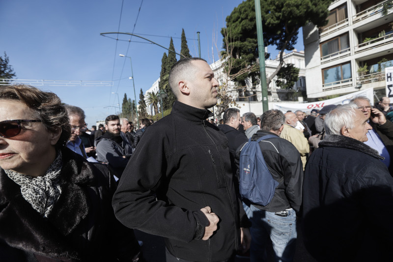 Κασιδιάρης πορεία: Τον έδιωξαν από τη συγκέντρωση για το μεταναστευτικό