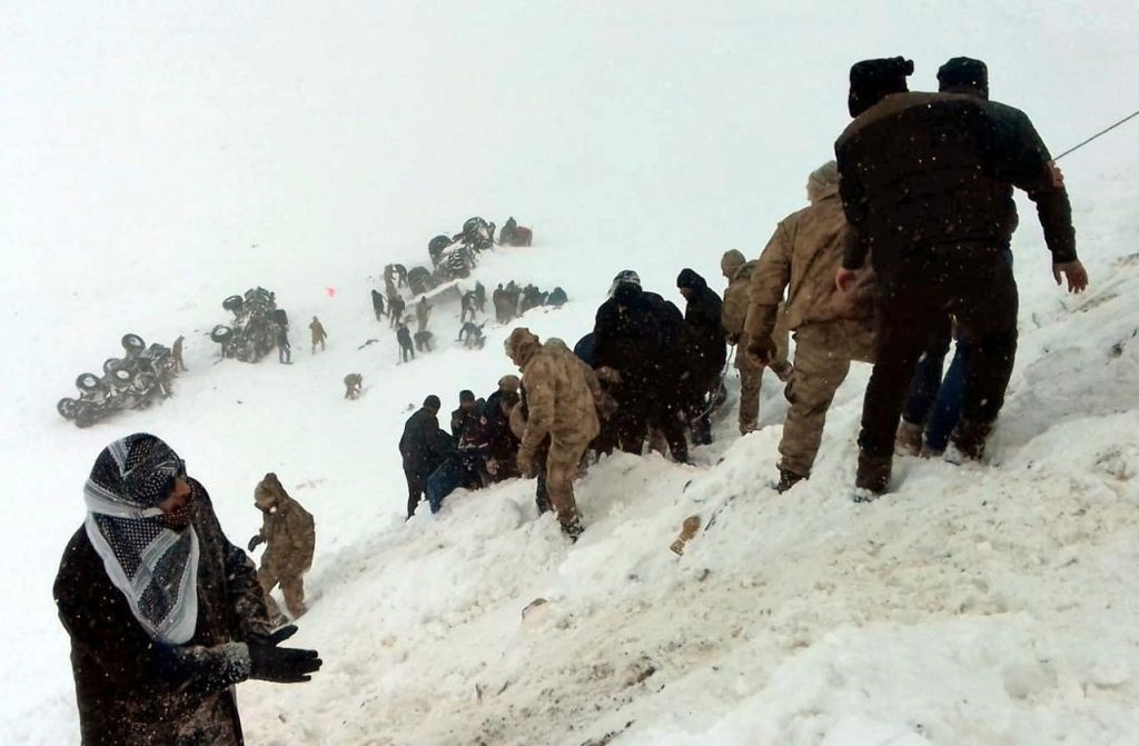 Χιονοστιβάδα Τουρκία: Πήγαν να τους σώσουν και σκοτώθηκαν – Αυξάνονται οι νεκροί