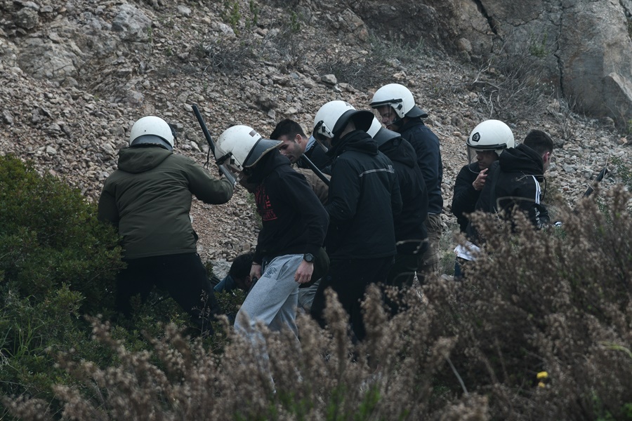 ΜΑΤ Λέσβος: Κάτοικος πυροβολεί με καραμπίνα τέσσερις φορές | Alphafreepress.gr