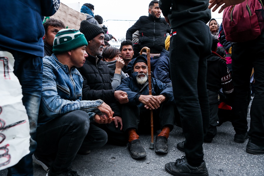 Μετανάστες Λέσβος: «Μπαρούτι που βράζει» λέει ο περιφερειάρχης