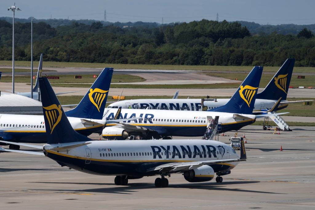 Βρετανία κακοκαιρία: Προσευχές και ουρλιαχτά σε πτήση της Ryanair (vid)