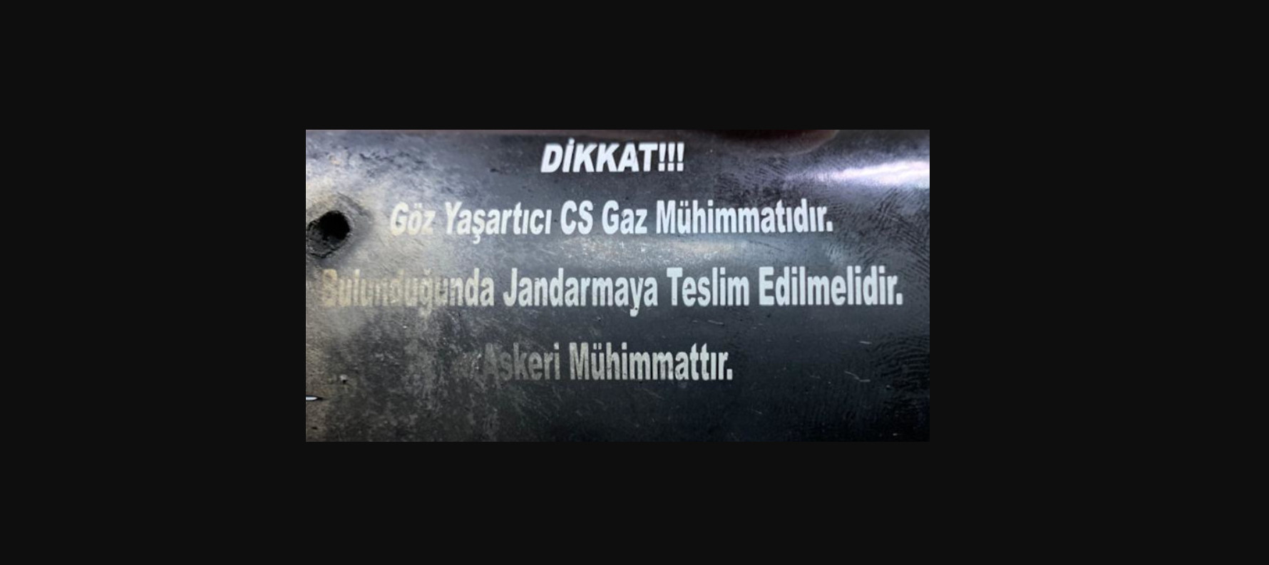Έβρος τώρα: «Προσοχή, στρατιωτικό πολεμοφόδιο» – Τι δίνουν οι Τούρκοι στους μετανάστες