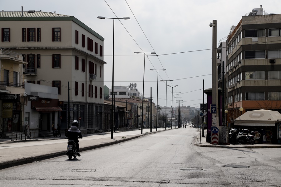 Προβλέψεις για κορονοϊό: «Βαδίζουμε στα βήματα της Ιταλίας και ο κόσμος γελάει», λέει Έλληνας καθηγητής