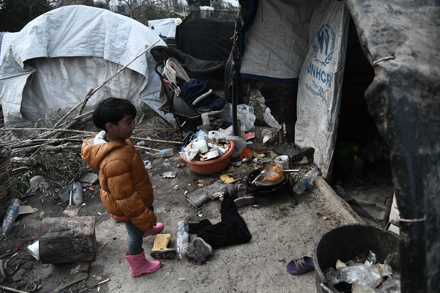 Μετανάστες στην Ελλάδα: Προκλητικές δηλώσεις Τσαβούσογλου