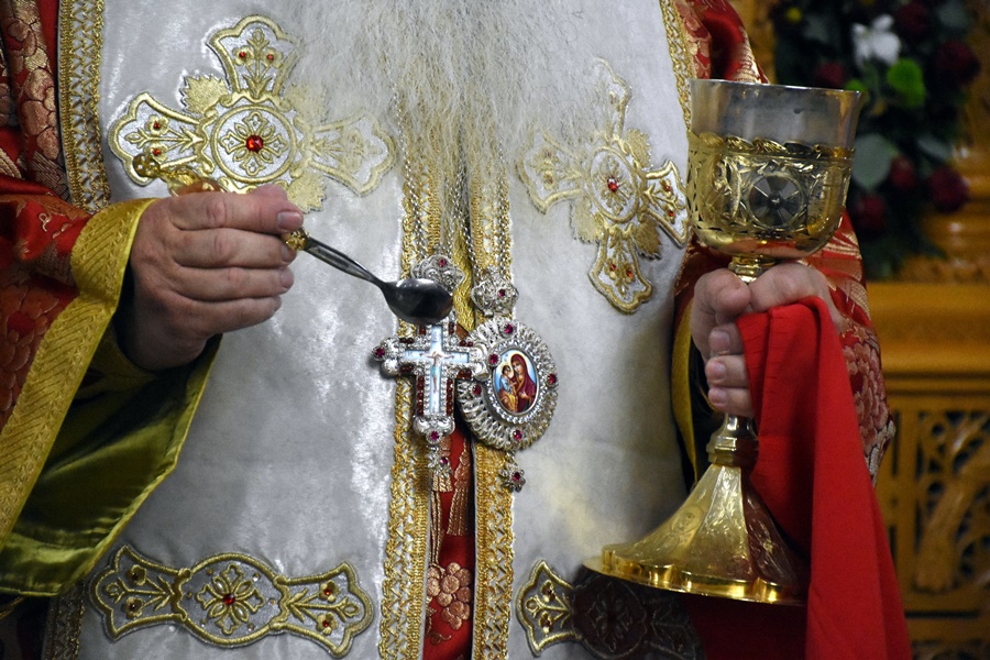 Ιερά Σύνοδος κορονοϊός: Αυστηρά μέτρα της Καθολικής Εκκλησίας