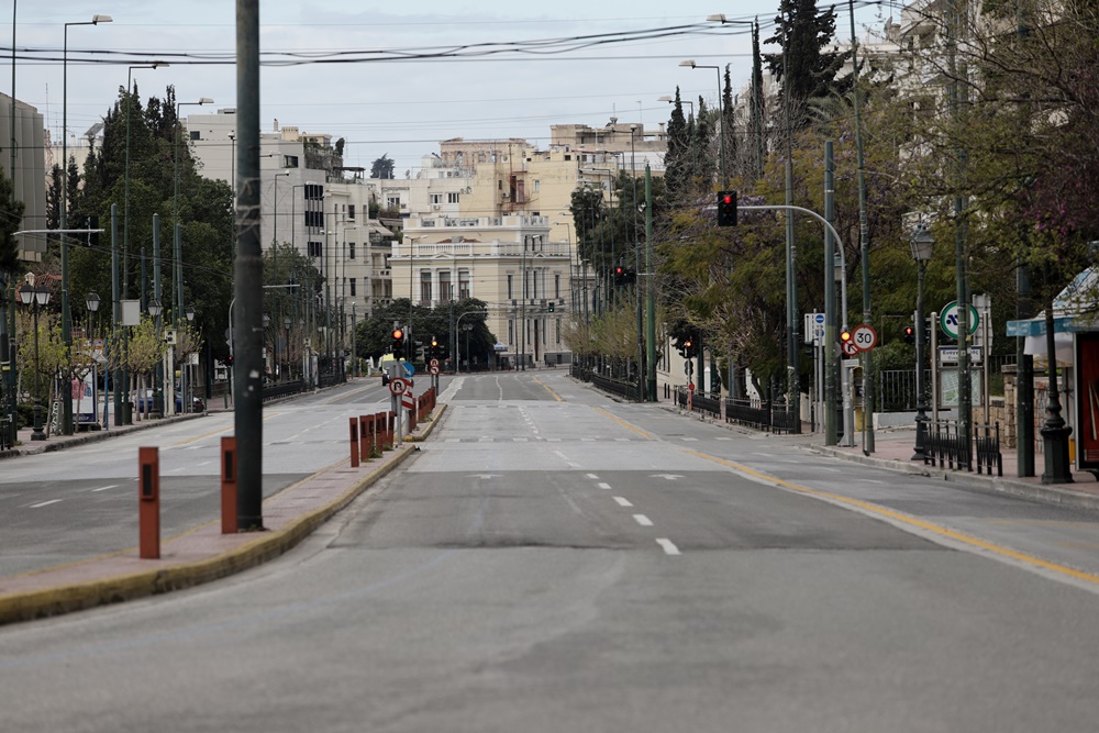 Άδεια Αθήνα: Απόλυτη ερημιά – Βίντεο από ψηλά