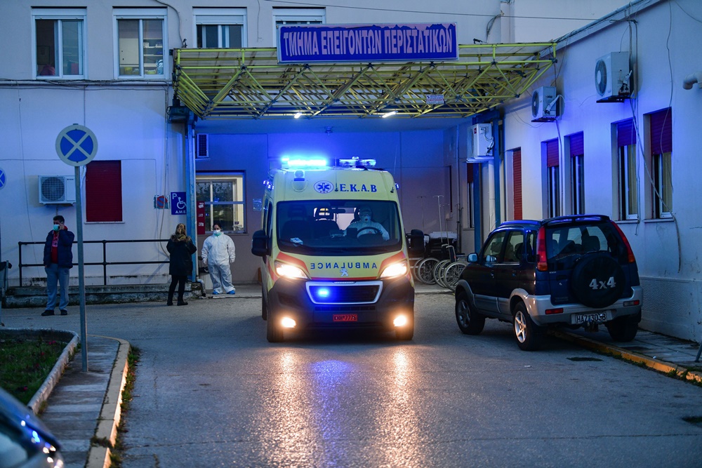 Κορονοϊός Ελλάδα: Και τρίτος ασθενής διασωληνώθηκε