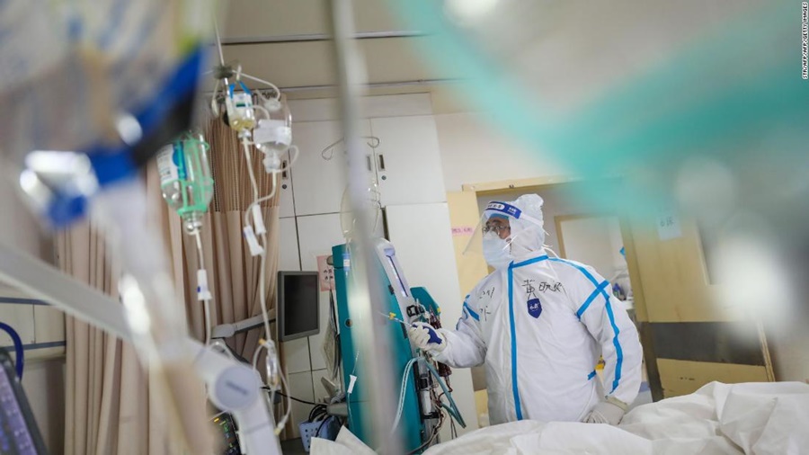 Ασθενής κορονοϊού: Συγκλονίζει η περιγραφή ανθρώπου που έχει «χτυπηθεί» από τον ιό