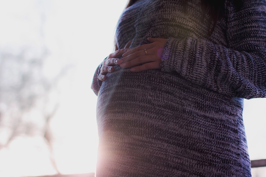 Κορονοϊός Κίνα: Έγκυες γεννούν μόνες τους για να μην πάνε στο νοσοκομείο