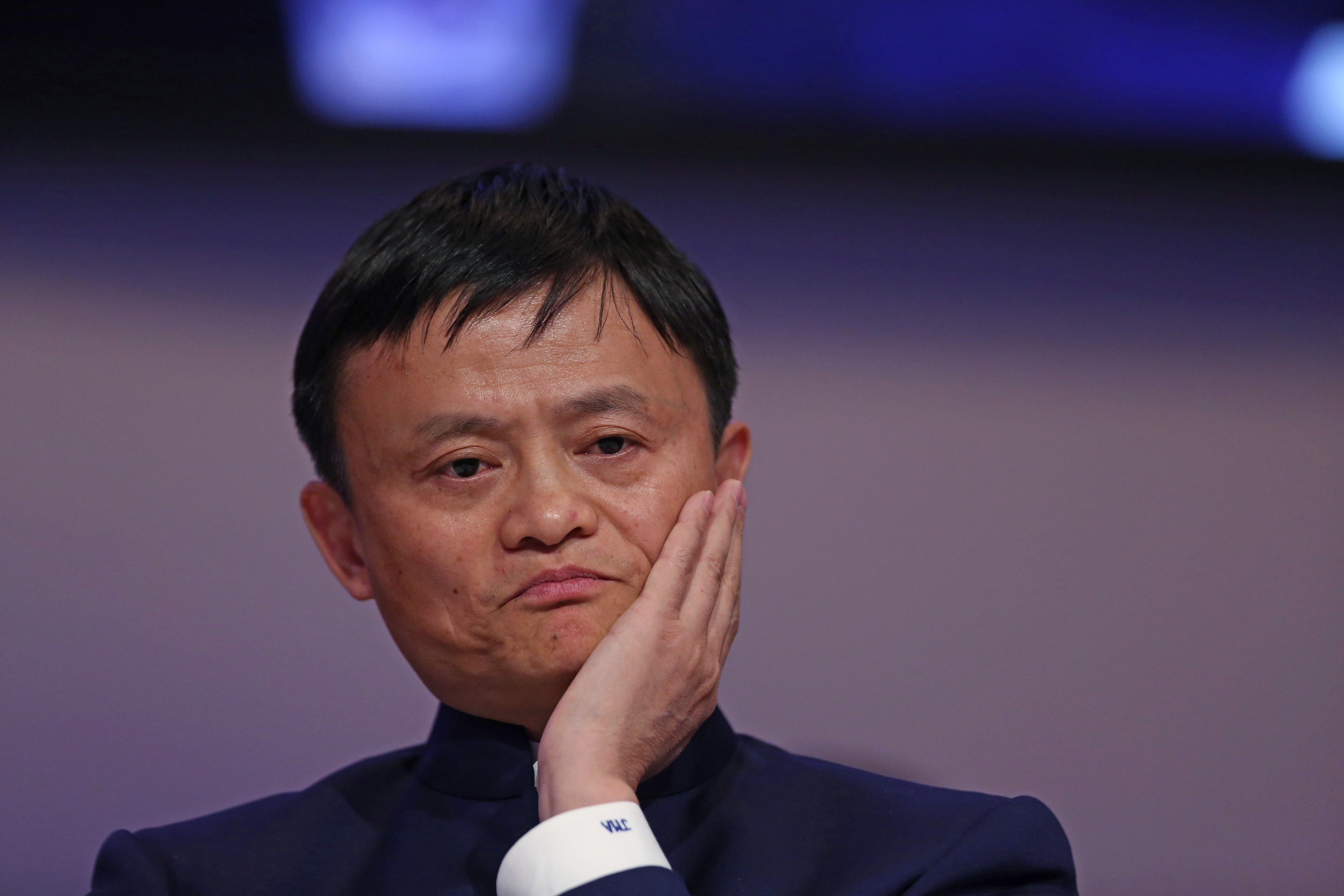 Κορωνοϊός ΗΠΑ: Ο δισεκατομμυριούχος της Alibaba στο πλευρό της Αμερικής
