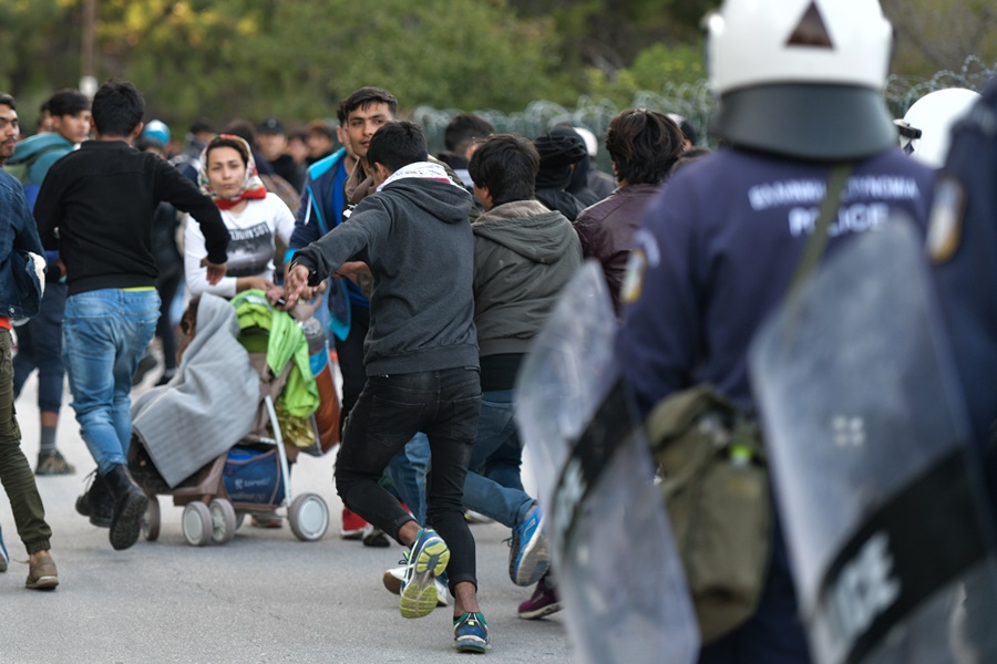 Έβρος σήμερα: Τούρκοι φώναζαν στους μετανάστες να επιτεθούν στους Έλληνες