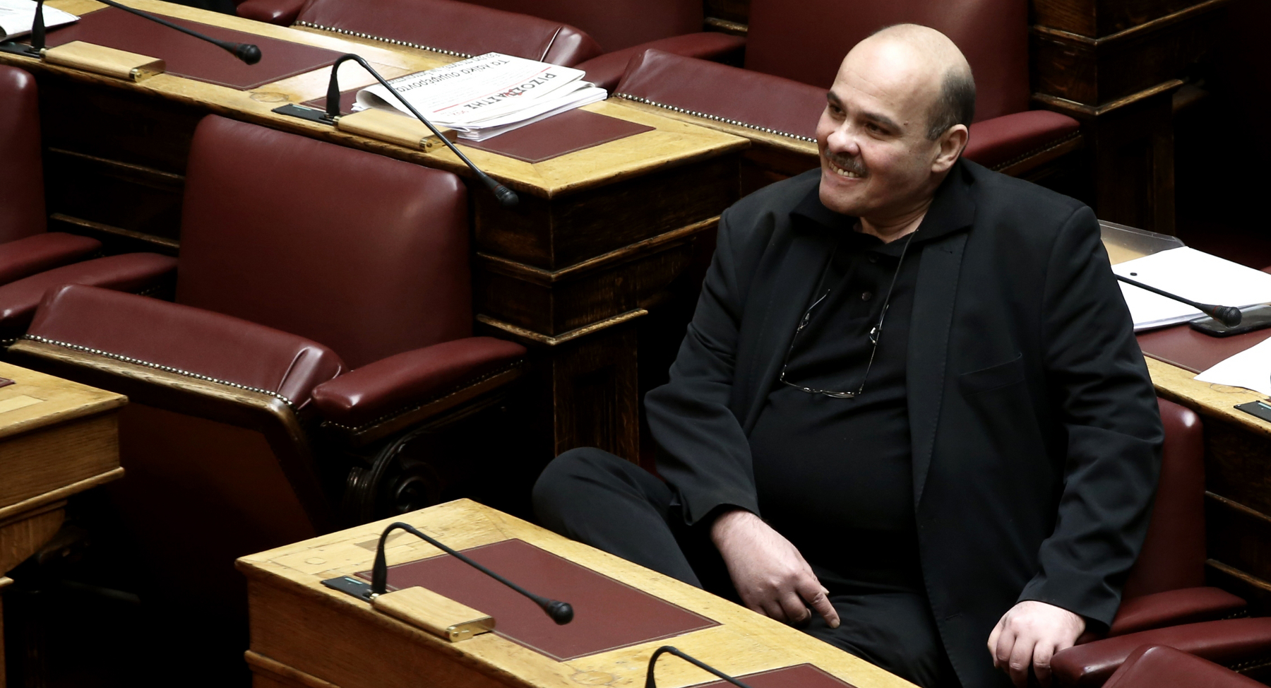 Θεία κοινωνία – κορονοϊός: Ο Μιχελογιαννάκης (ΣΥΡΙΖΑ) επιμένει πως δεν κινδυνεύει ο πιστός