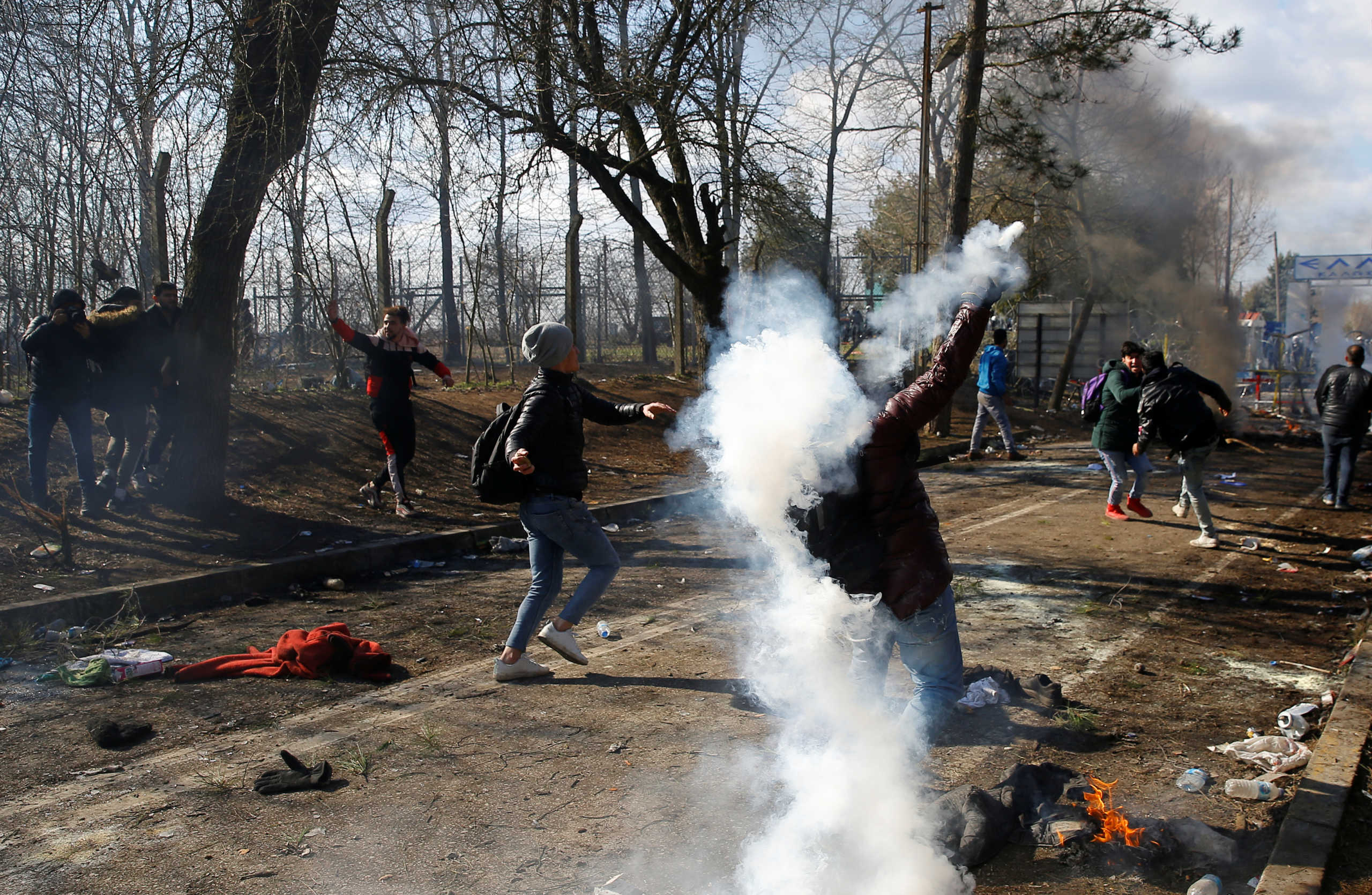 Έβρος νέα: Σκηνικό πολέμου στις Καστανιές, επεισόδια από μετανάστες