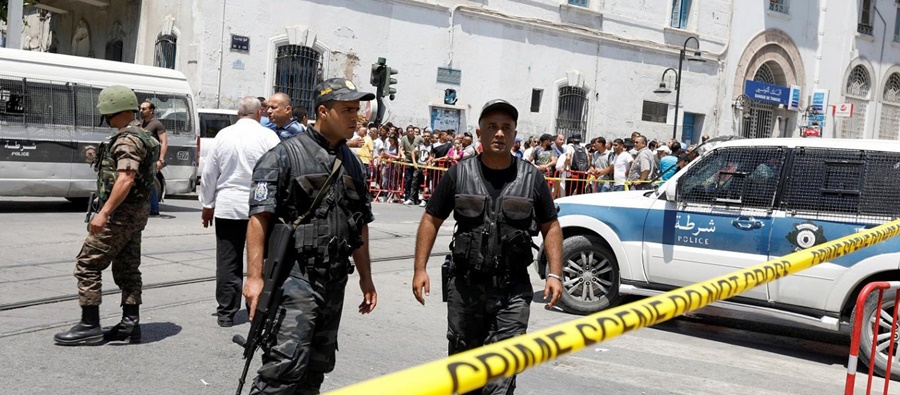 Ανατινάχτηκε Τυνησία: Άντρας αυτοκτόνησε μπροστά από την πρεσβεία των ΗΠΑ