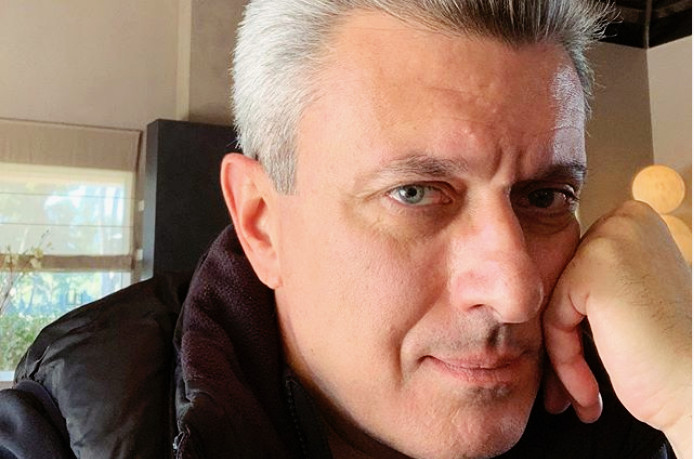 Νίκος Χατζηνικολάoυ Instagram: Η φωτογραφία με το παιδί του που ζει στο Λονδίνο