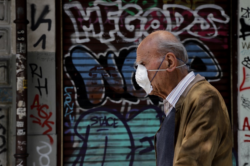 Τσιόδρας – Χαρδαλιάς live: Κρούσματα και νεκροί στην Ελλάδα – Οι ανακοινώσεις