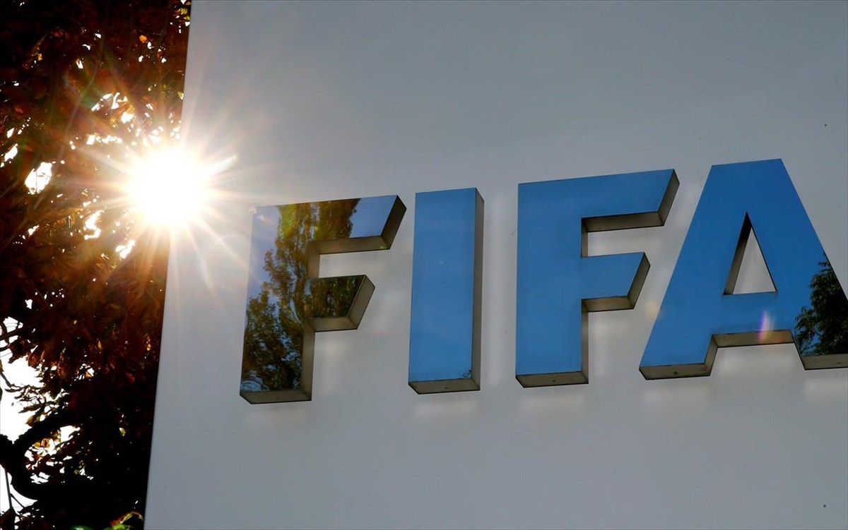 Κορονοϊός ποδόσφαιρο: Τι αποφάσισε η FIFA για τις μεταγραφές