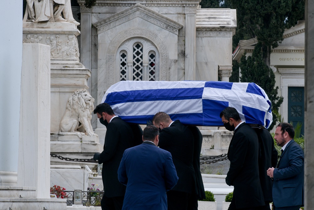 Μανώλης Γλέζος κηδεία: Σε στενό οικογενειακό κύκλο, με φόντο την πανδημία