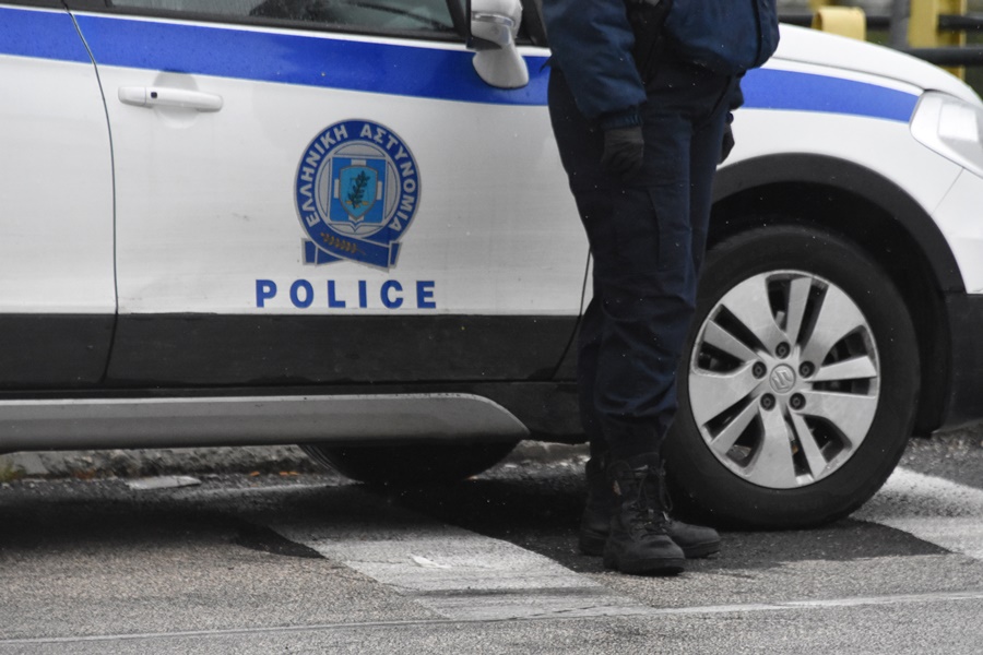Επίθεση με κατσαβίδι: 18χρονος κατηγορείται ότι τραυμάτισε τον πατριό του στην Θεσσαλονίκη