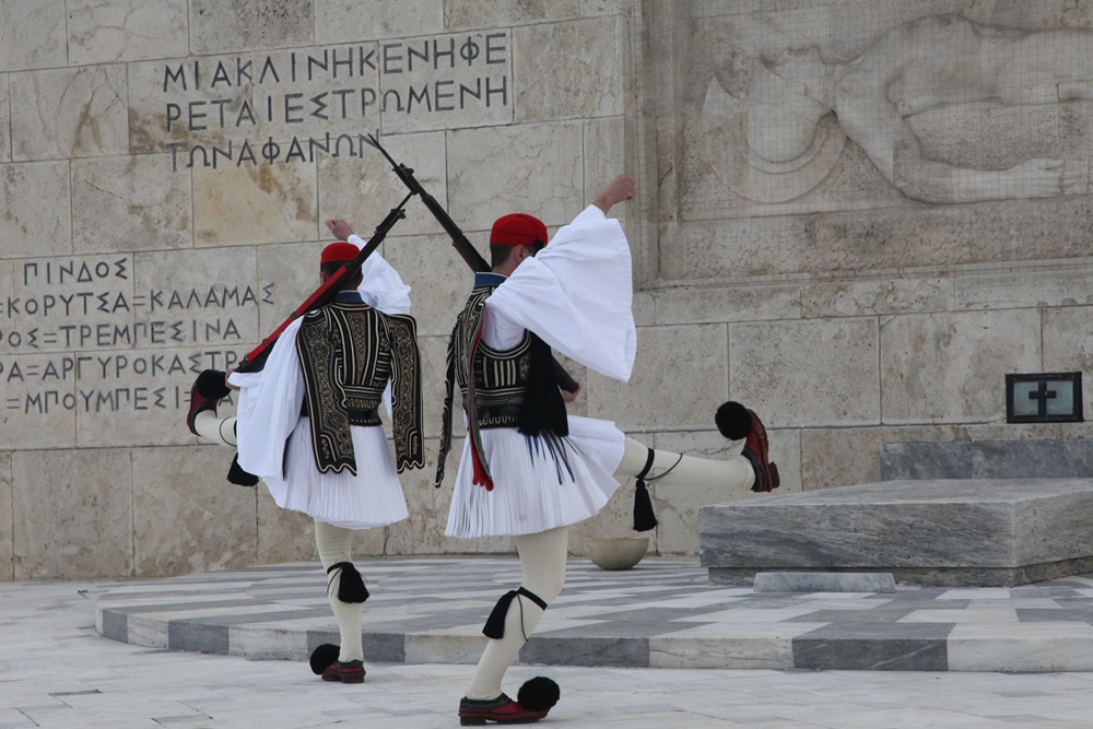 Κρούσματα – νεκροί Ελλάδα: Γιατί τα πάμε καλύτερα, ένα αποκαλυπτικό βίντεο