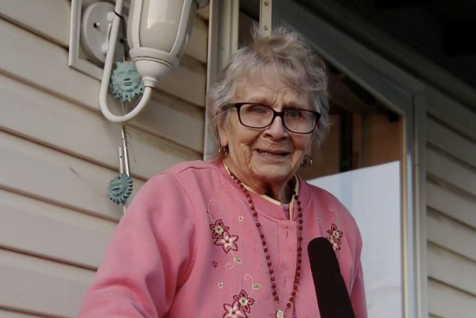 Γιαγιά – κορονοϊός: Η… ασυνήθιστη έκκληση 93χρονης κατά την διάρκεια της καραντίνας της