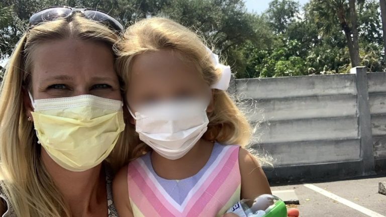 Κορωνοϊός ΗΠΑ: Γιατρός που φρόντιζε ασθενείς έχασε την επιμέλεια της κόρης της