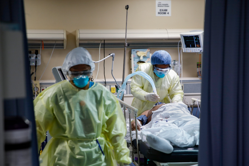 Κορονοϊός ΜΕΘ: Η συγκλονιστική στιγμή που οι γιατροί σώζουν ασθενή