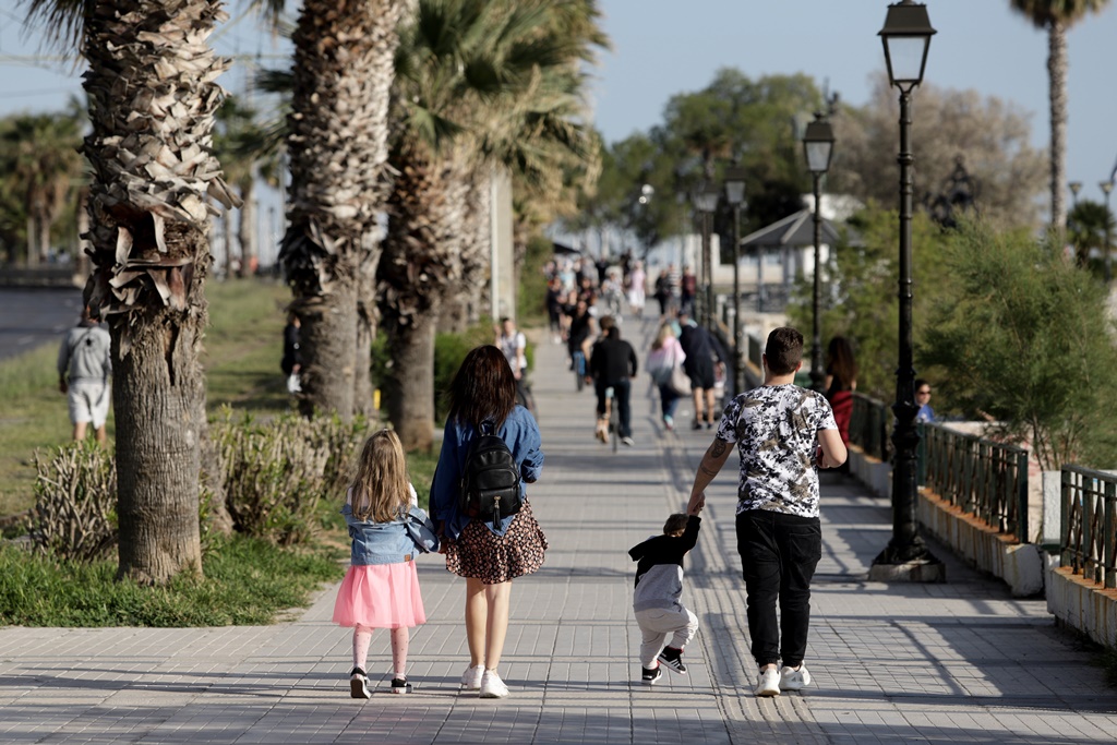 Κορονοϊός Ελλάδα: “Γιατί είναι αδύνατον να μην εκτεθούμε στον ιό”