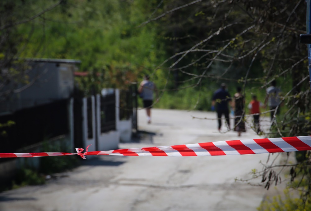 Γλέντι Ρομά – Κομοτηνή: Αγνόησαν τα μέτρα και έκαναν αρραβώνες (vid)