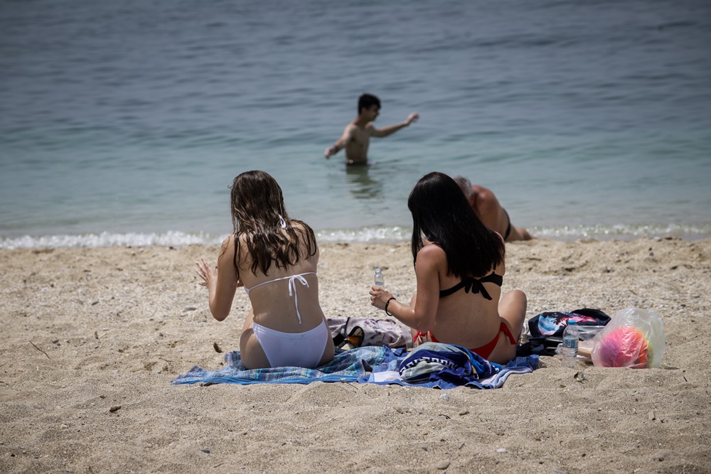 Ζέστη και κορονοϊός: Ο ιός δεν σκοτώνεται σε υψηλές θερμοκρασίες, λέει ο Σύψας