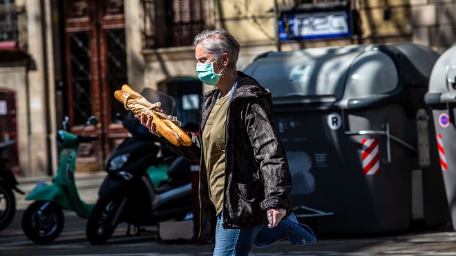 Ισπανία άρση μέτρων: Υποχρεωτική η μάσκα στα ΜΜΜ