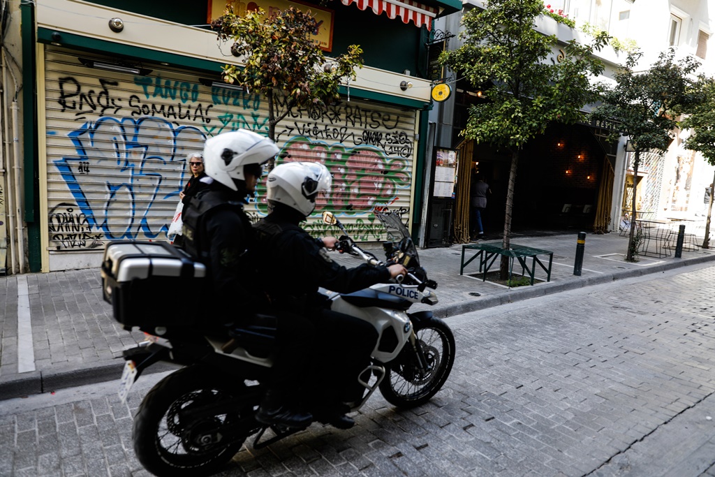 Έλεγχοι για κορονοϊό: Πολλά πρόστιμα σε δύο ώρες στο κέντρο της Αθήνας