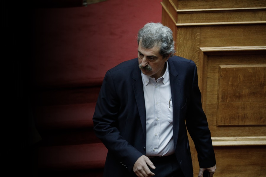 Πολάκης – Νταβέλης: Οι μάσκες, οι αντιεξουσιαστές και το εξώδικο