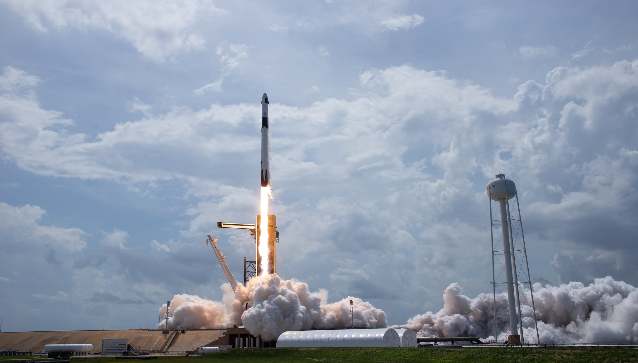 SpaceX εκτόξευση: H ιστορική επανδρωμένη αποστολή προς τον Διεθνή Διαστημικό Σταθμό