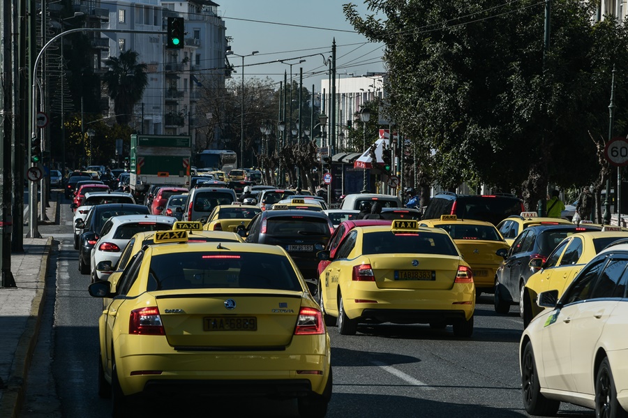 Όριο επιβατών ταξί ΙΧ – νέα ΚΥΑ: Πόσοι επιβάτες επιτρέπονται – Τι ισχύει για μάσκες και κλιματισμό