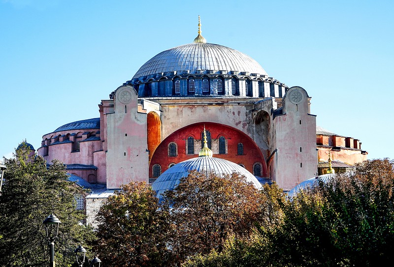 Αγιά Σοφιά τζαμί: Ασέβεια Ερντογάν, τι υποστηρίζει η Χουριέτ